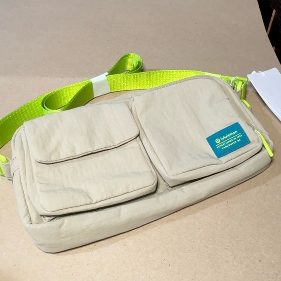 Lululemon Multi-Pocket Crossbody Bag 2.5L Sheer Oak/Sour Grape LU459 - Picture 1 of 13
